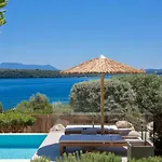 Islets Seafront Boutique