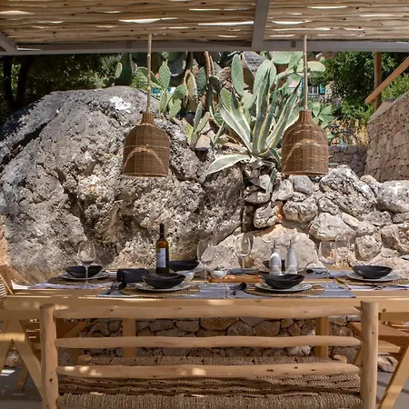 Islets Seafront Boutique Vilă
