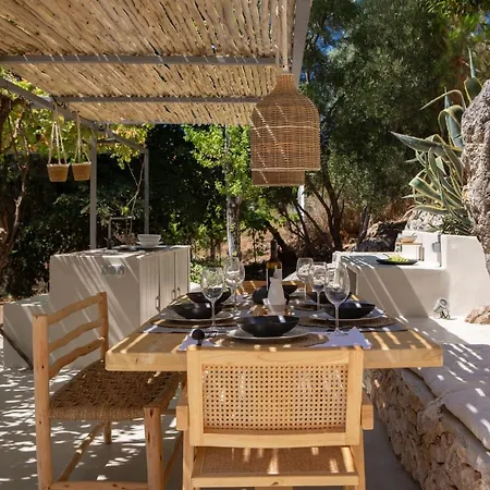 Islets Seafront Boutique Villa